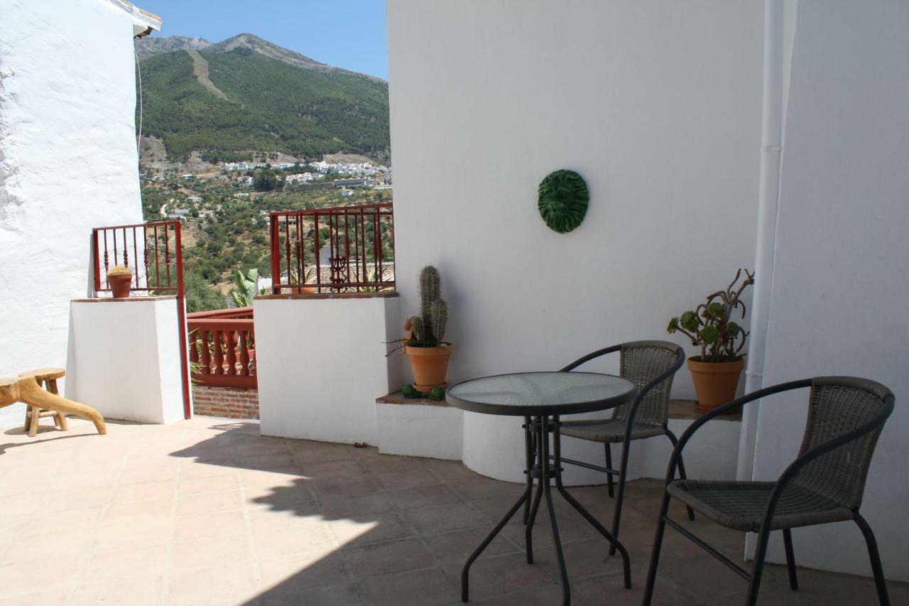 Boutique Bed & Breakfast Casa Utopia Alcaucín Esterno foto