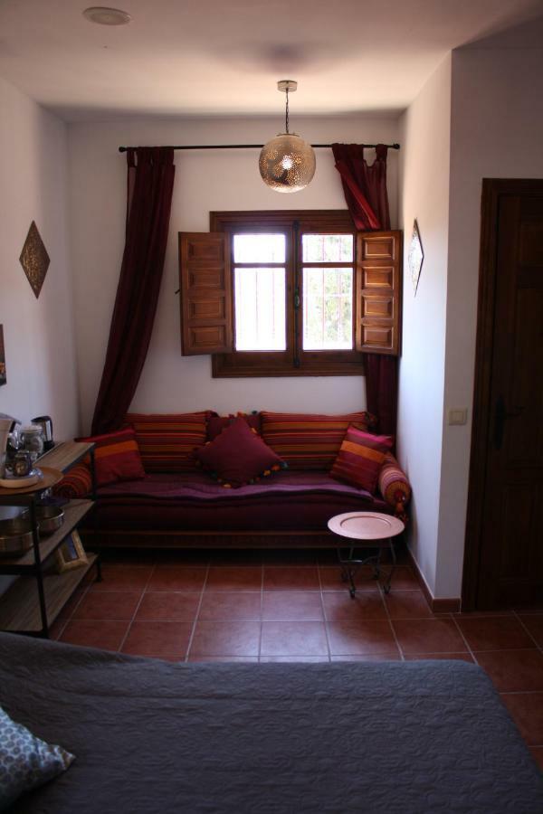 Boutique Bed & Breakfast Casa Utopia Alcaucín Esterno foto