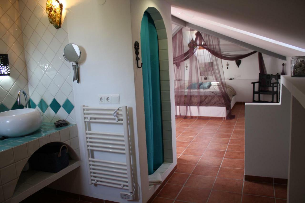 Boutique Bed & Breakfast Casa Utopia Alcaucín Esterno foto